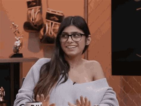 Mia Khalifa Nude Porn GIFs 